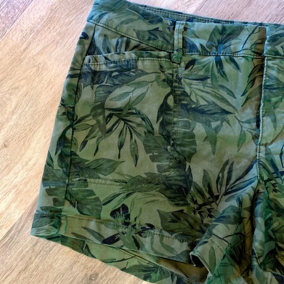 DONATING 3/20 - Old Navy - Tropical Print Shorts - Picture 2 of 3